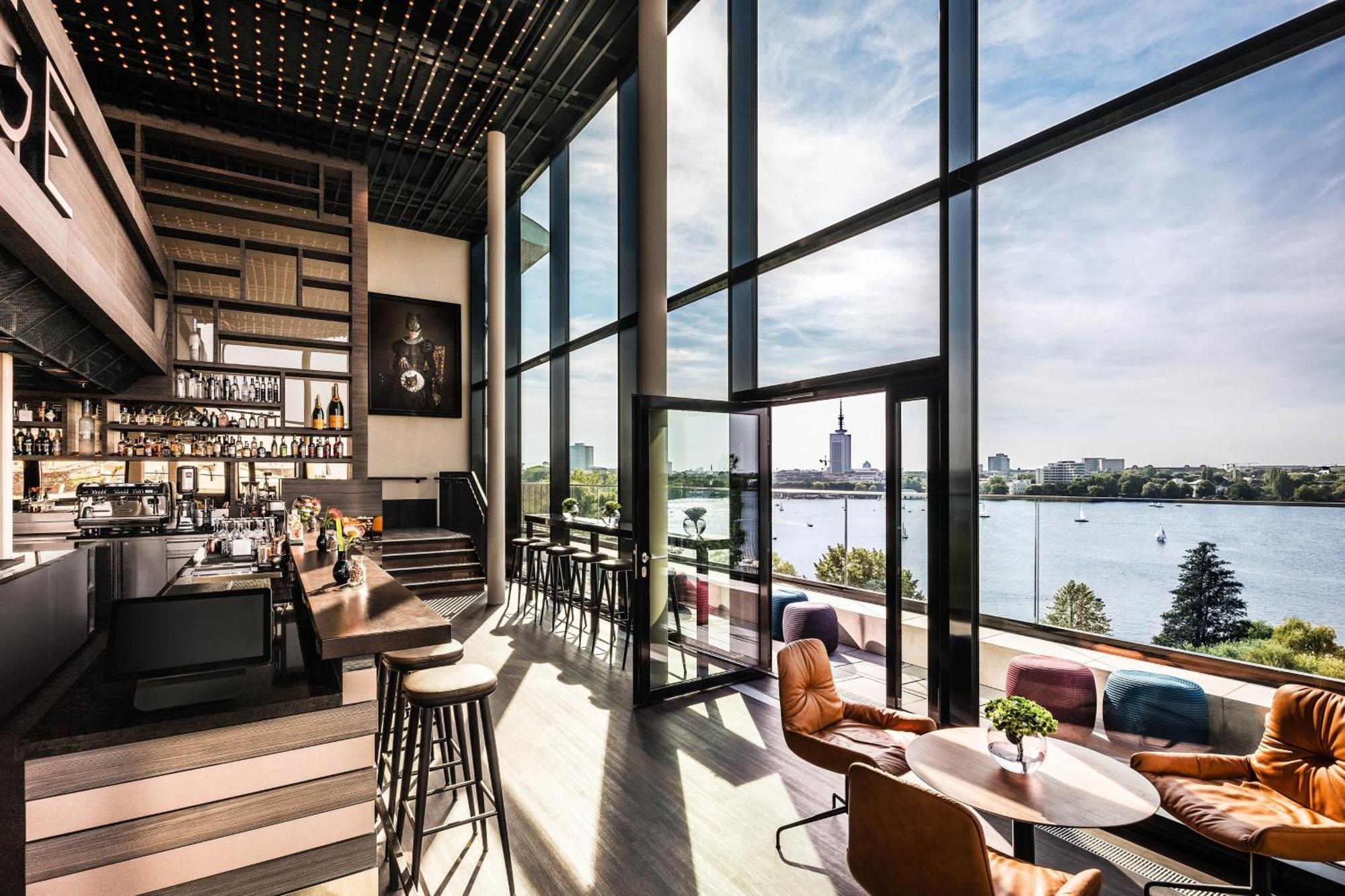 Le Meridien Hamburg Zewnętrze zdjęcie The Riverbank Bar