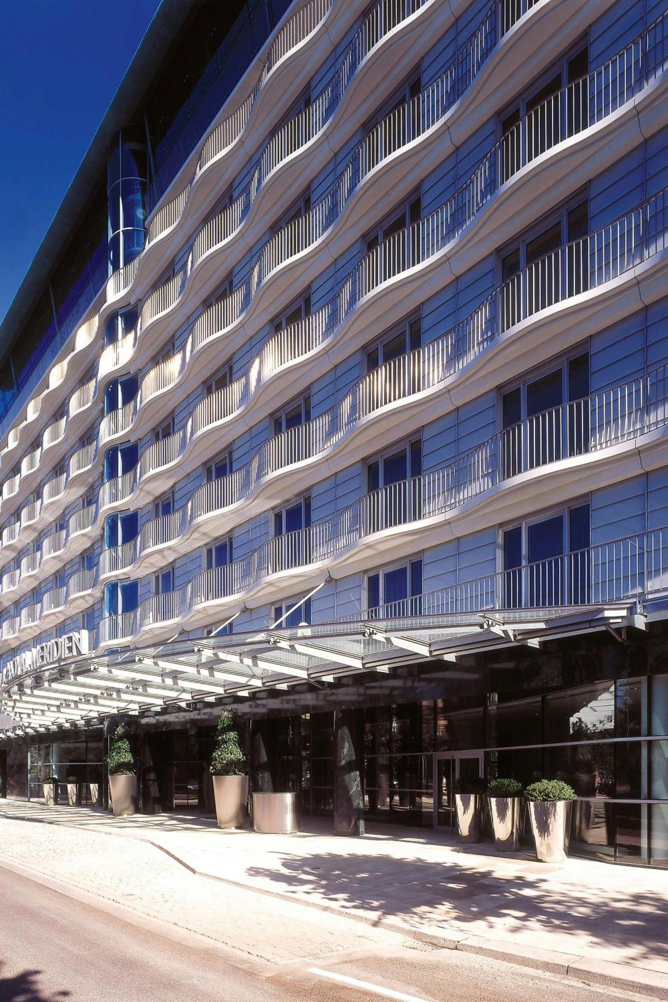 Le Meridien Hamburg Zewnętrze zdjęcie The new building of the University of Patras